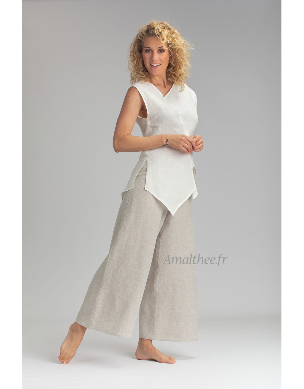 TOP GAELLA EN LIN BLANC ET PANTALON BABA EN LIN FICELLE TOP GAELLA EN LIN BLANC ET PANTALON BABA EN LIN FICELLE