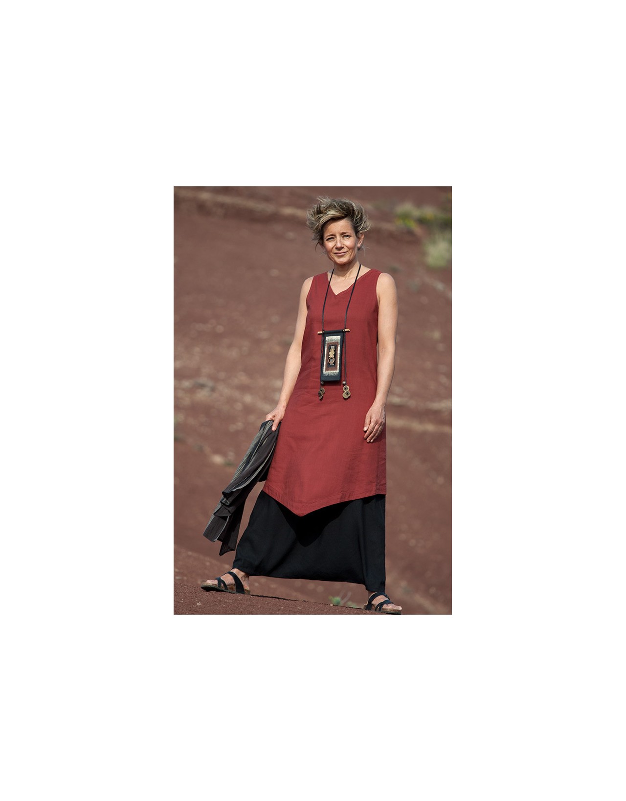 Vêtement femme en soie et lin -Tunique rouge et sarouel-jupe  noir