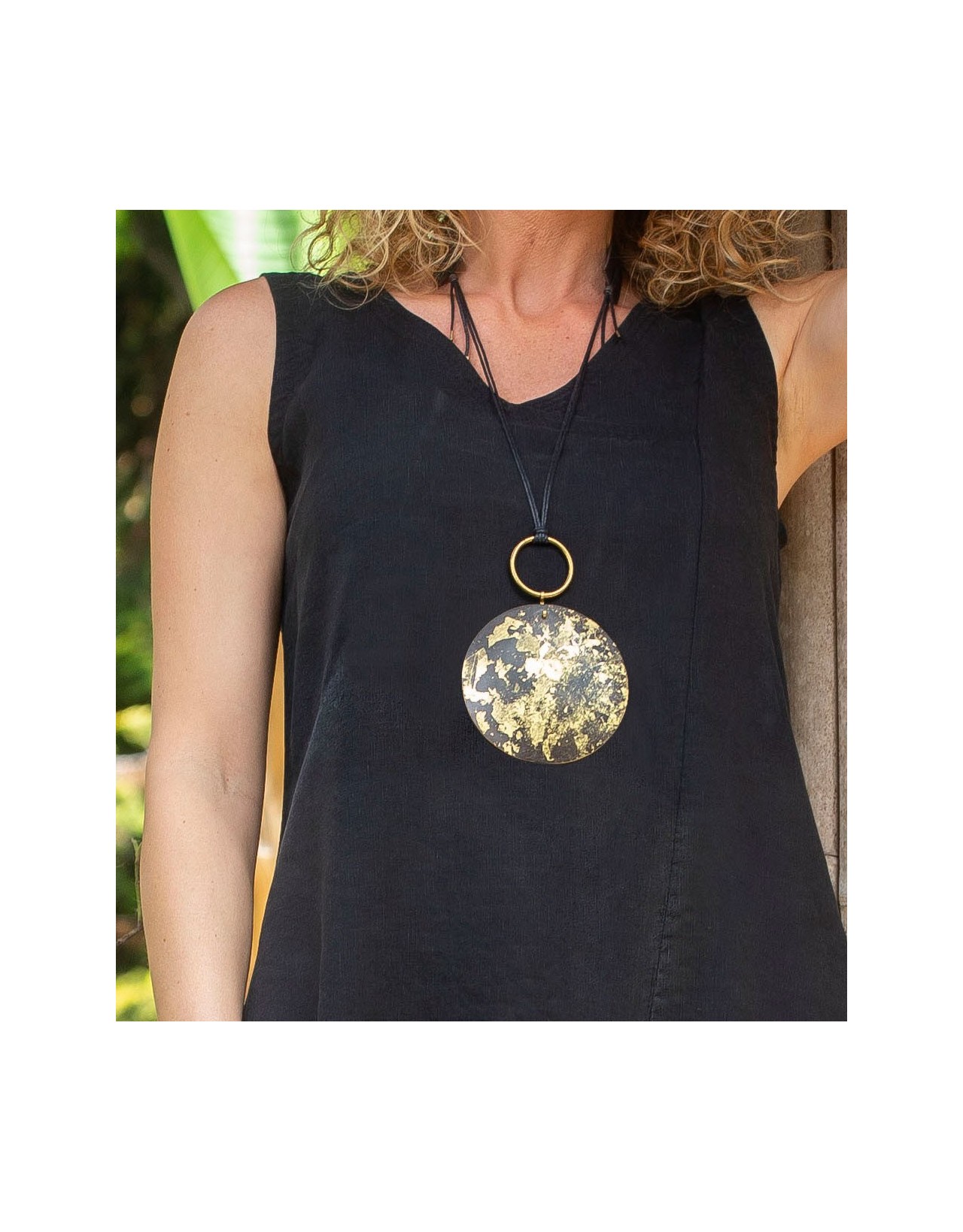 COLLIER PENDENTIF EN BRONZE PATINÉ