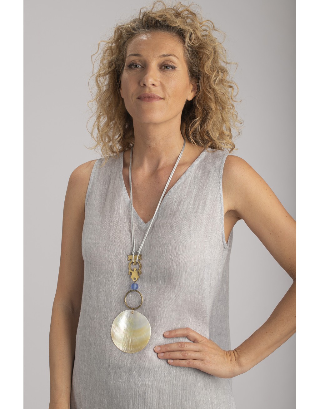 COLLIER MEDAILLON NACRE