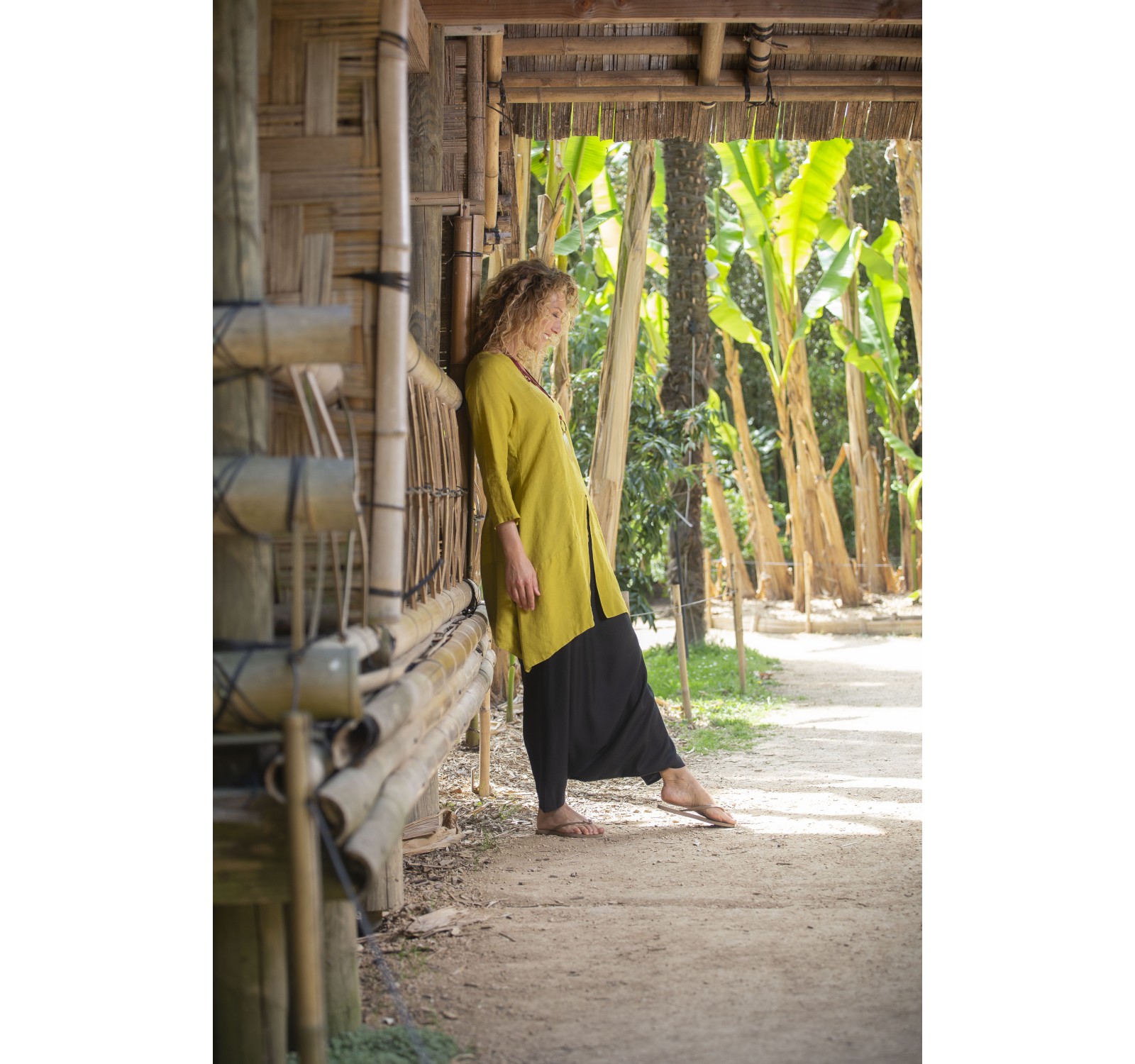 LONGUE CHEMISE EN LIN VERT ANIS EMILIE AVEC MANCHES TROIS QUART