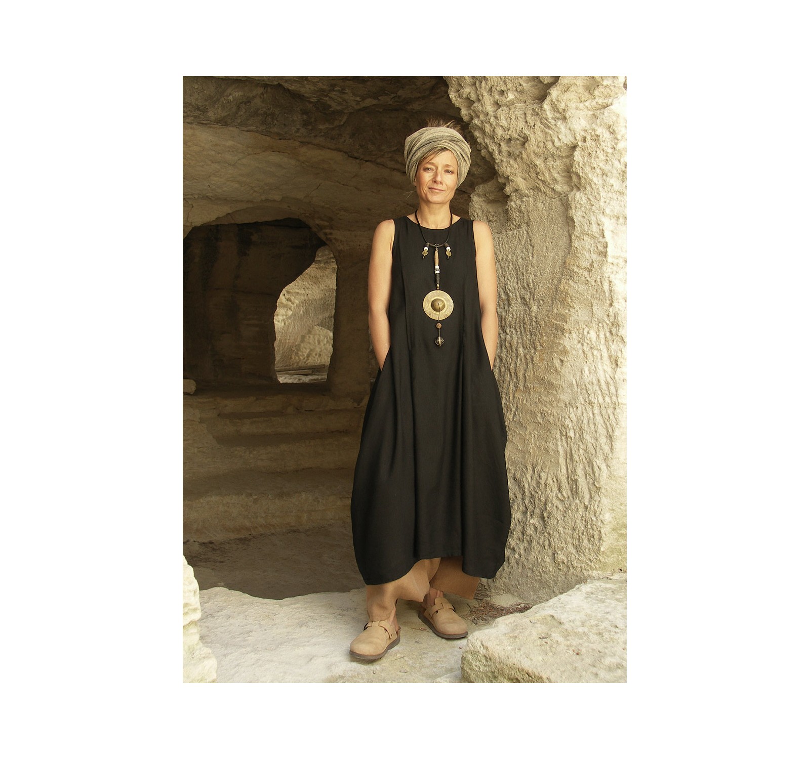 ROBE LONGUE NOIRE EN LIN et TENCEL