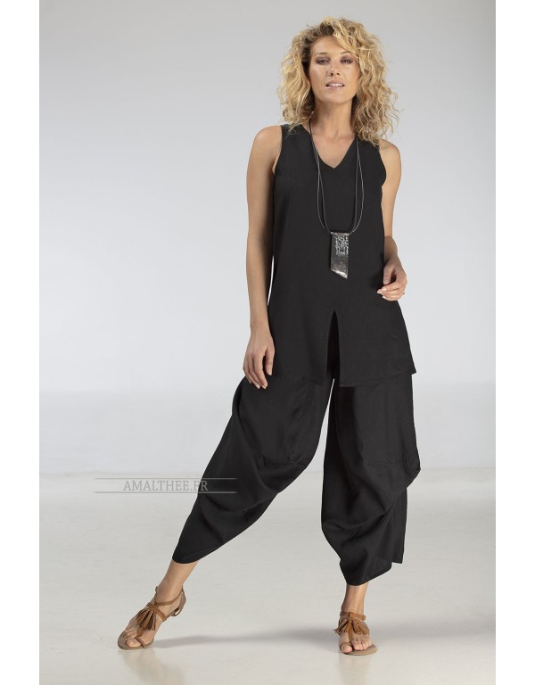 PANTALON LARGE  DRAPÉ EN LIN NOIR ET TUNIQUE ASSORTIE