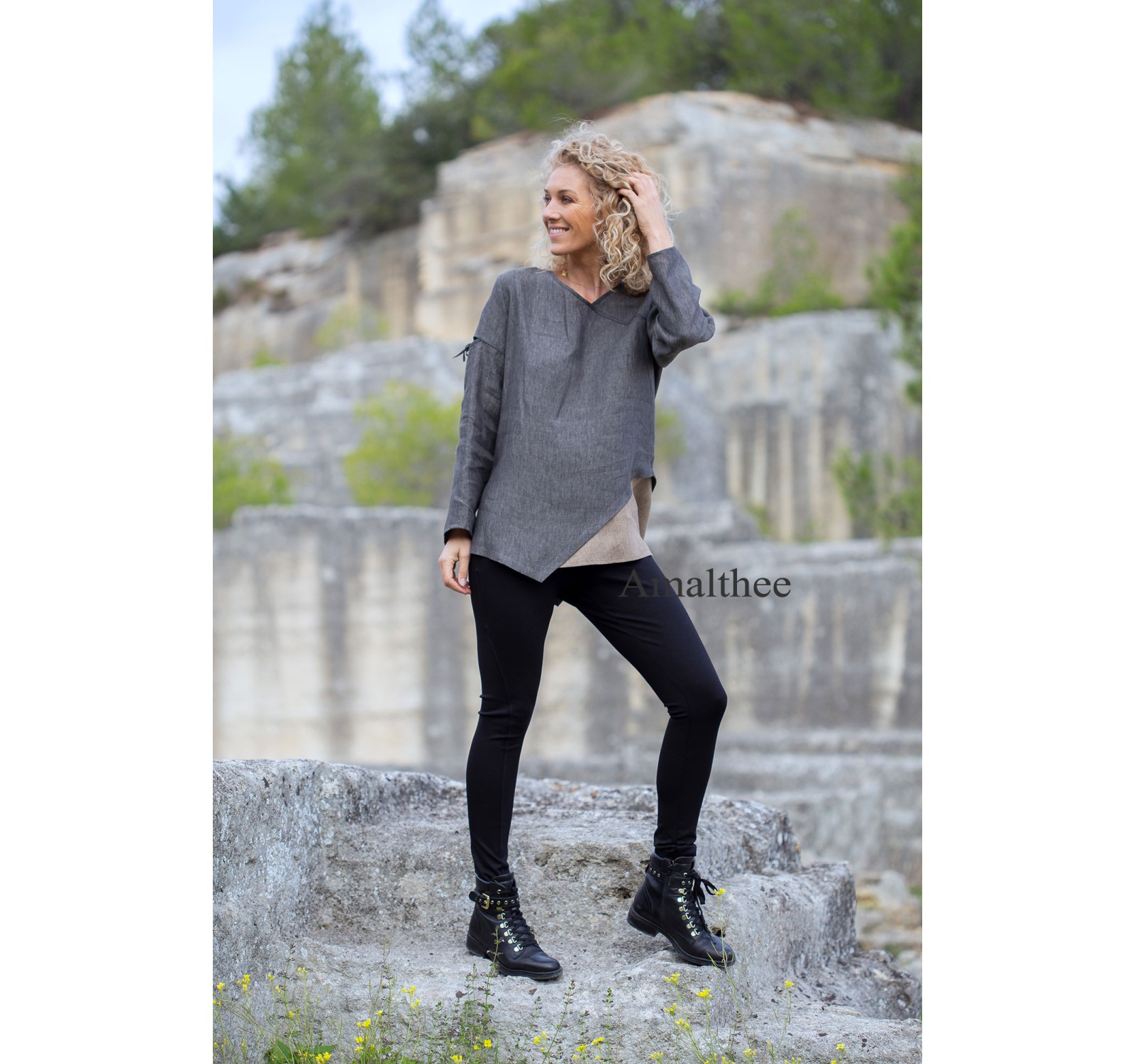 TOP CAMILLE BICOLORE EN LIN CHAMBRAY GRIS PIERRE/TAUPE AVEC JEGGING NOIR