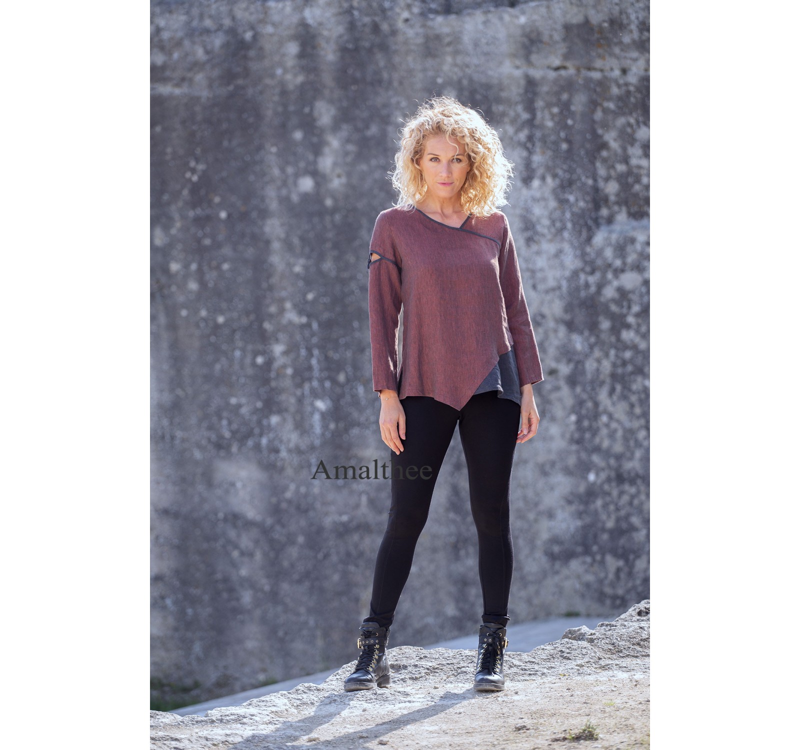 TOP CAMILLE BICOLORE EN LIN CHAMBRAY   GRENAT/BLEU FONCE AVEC JEGGING NOIR