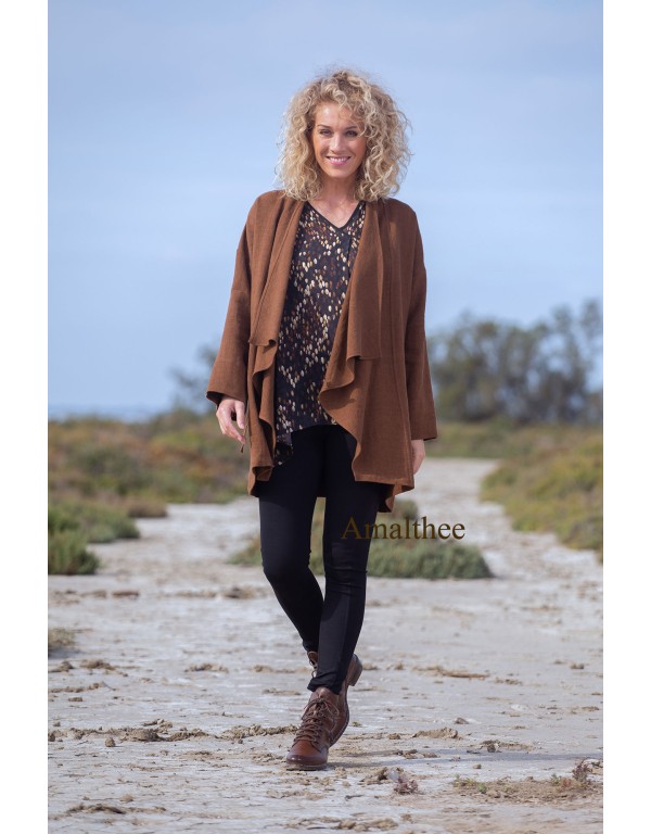 MANTEAU LISE EN LIN LAINE COULEUR CAMEL AVEC DRAPE SUR LE DEVANT AVEC LA  TUNIQUE ALAYA DESTRUCTUREE